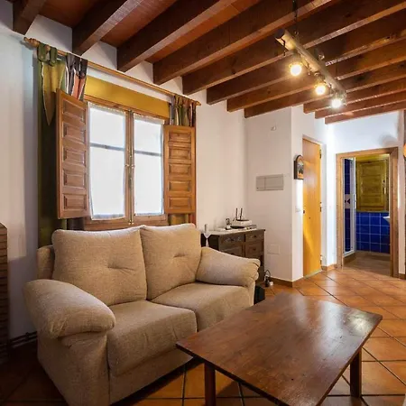 Casa Ernesto. Piscina Climatizada, Porche Y Garaje Feriehus