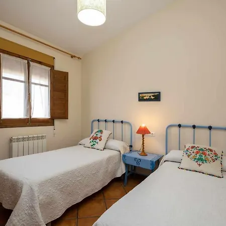 Casa Ernesto. Piscina Climatizada, Porche Y Garaje 別荘
