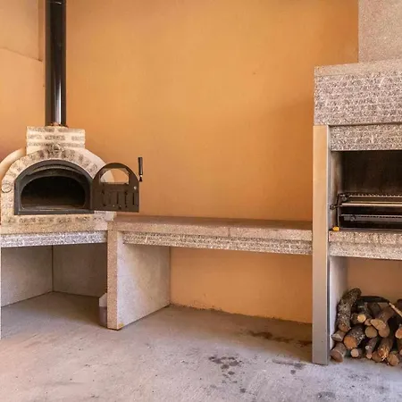 Σπίτι διακοπών Casa Ernesto Piscina Climatizada, Porche Y Garaje