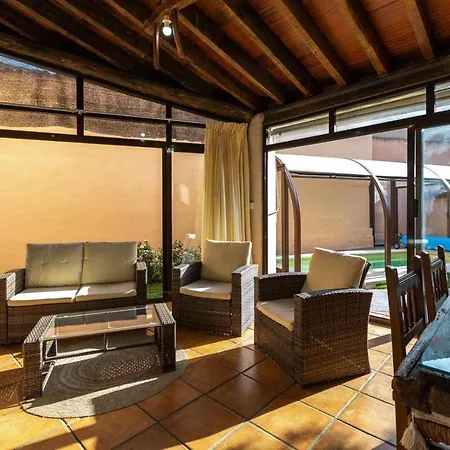 別荘 Casa Ernesto Piscina Climatizada, Porche Y Garaje