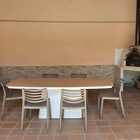Casa Ernesto. Piscina Climatizada, Porche Y Garaje 別荘