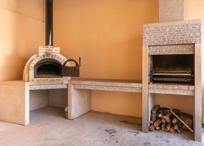 בית נופש Casa Ernesto Piscina Climatizada, Porche Y Garaje